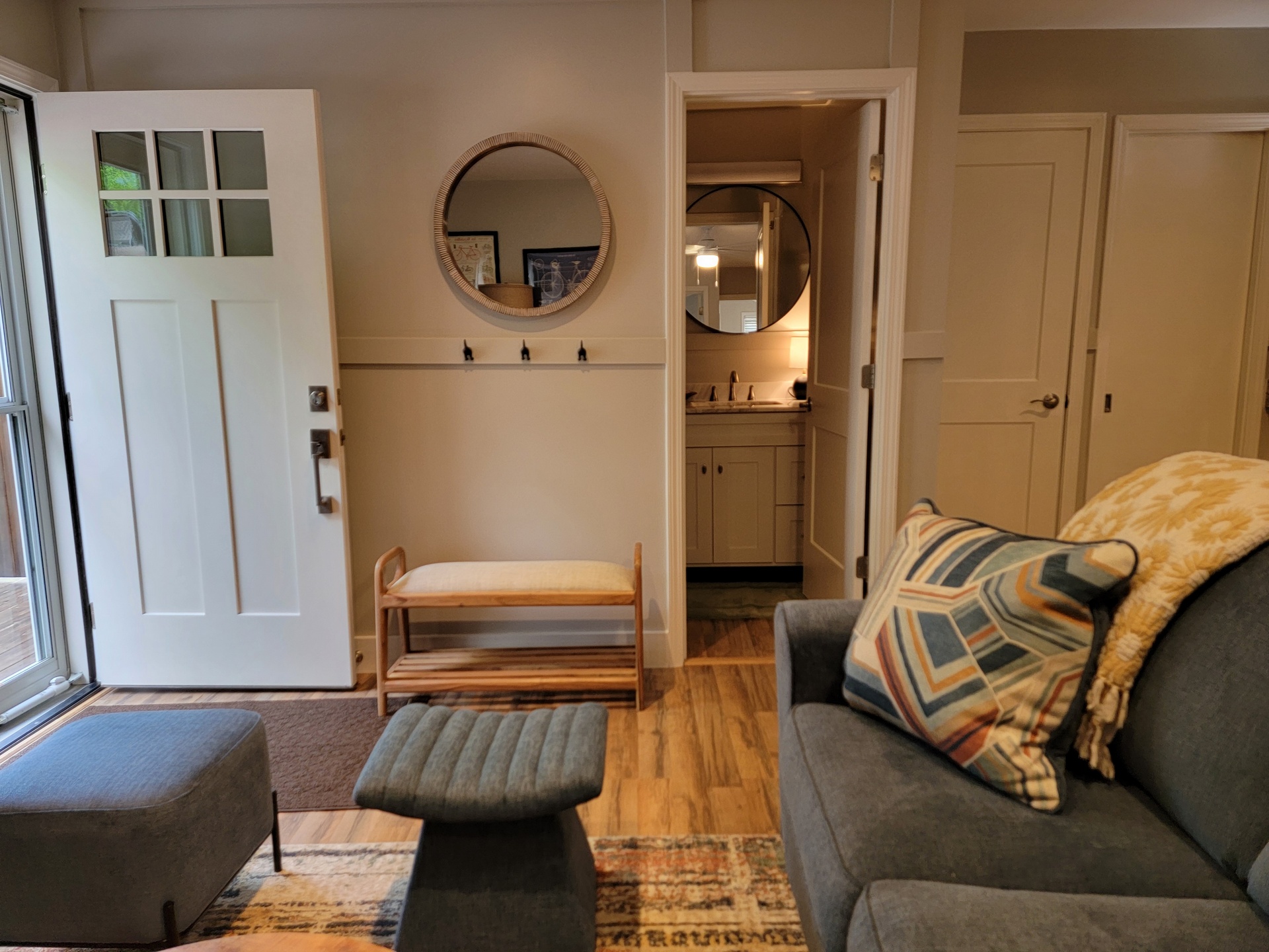 Olive's Cottage cozy mountain retreat in Damascus VA near the Virginia Creeper Trail